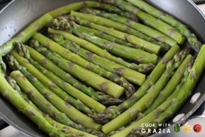 asparagus in skillet