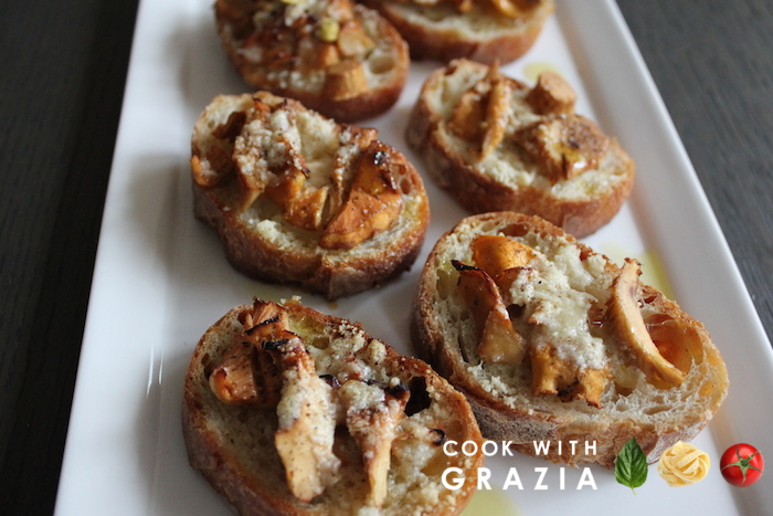 mushroom crostini