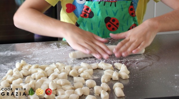 kids helping in the kitchen