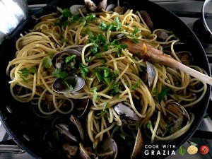 spaghetti clams artichokes