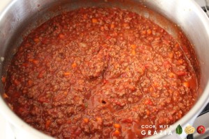 simmering meat sauce